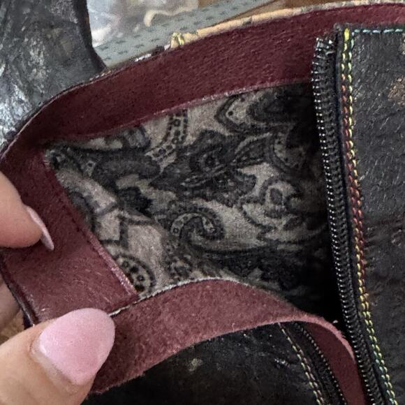 L'Artiste Waterlily Genuine Leather Upper Embossed Bootie Black Women's Size 37 - Picture 16 of 16